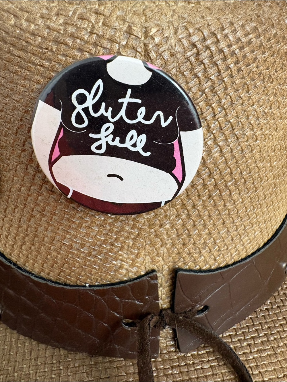 Gluten “Full” Pink & Black Round Pin